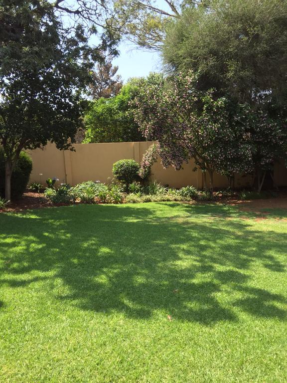 Khuvena Guesthouse Randburg Экстерьер фото