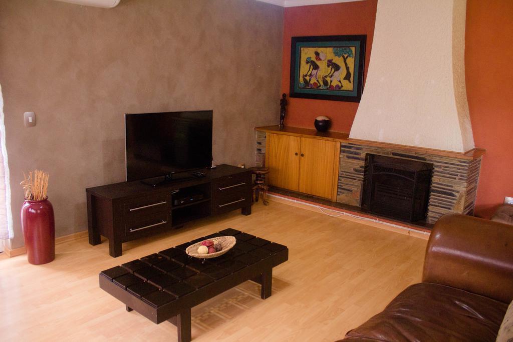 Khuvena Guesthouse Randburg Экстерьер фото