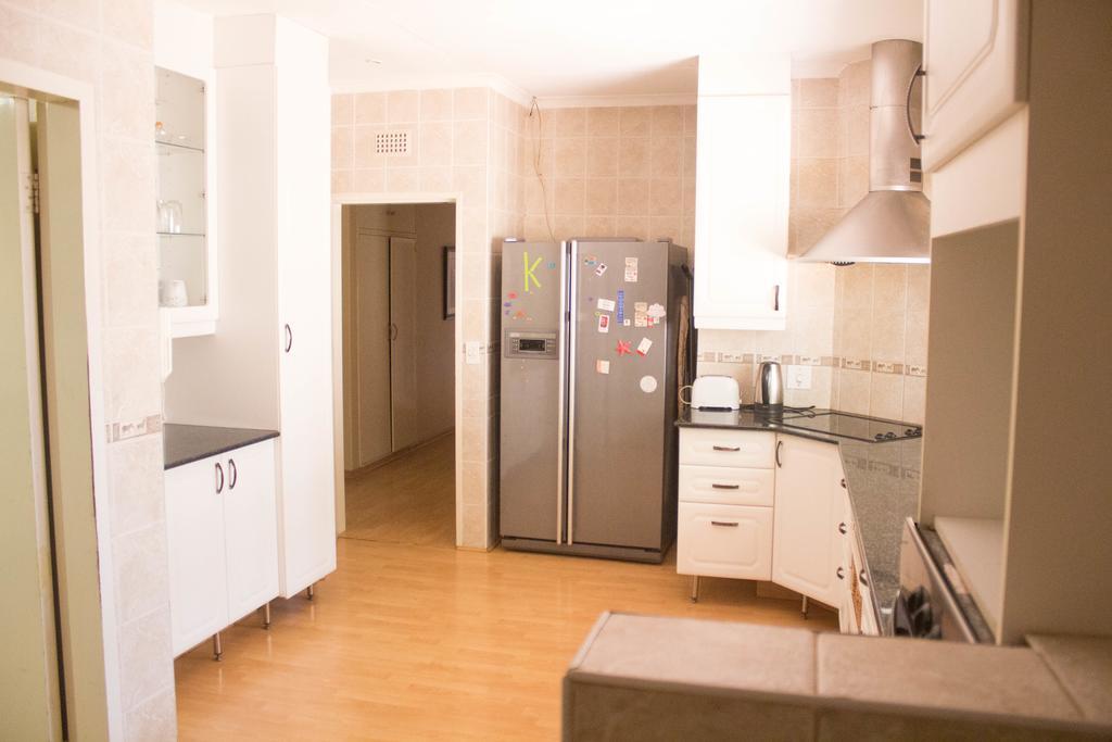 Khuvena Guesthouse Randburg Экстерьер фото