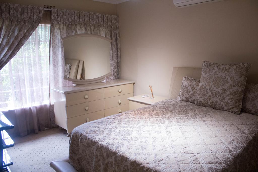Khuvena Guesthouse Randburg Экстерьер фото