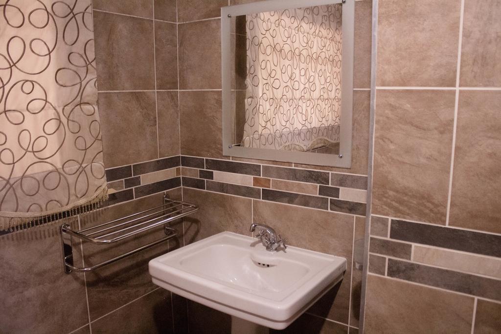 Khuvena Guesthouse Randburg Экстерьер фото