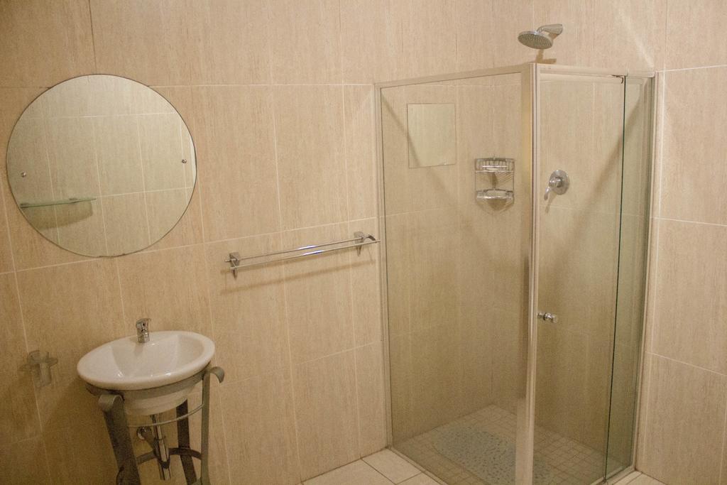 Khuvena Guesthouse Randburg Экстерьер фото