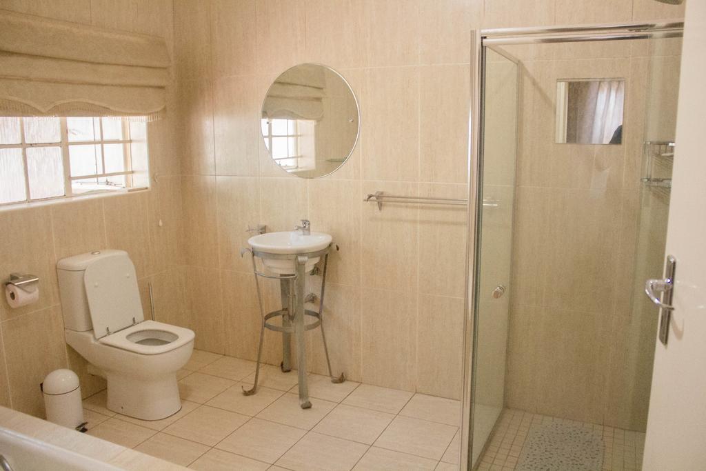 Khuvena Guesthouse Randburg Экстерьер фото
