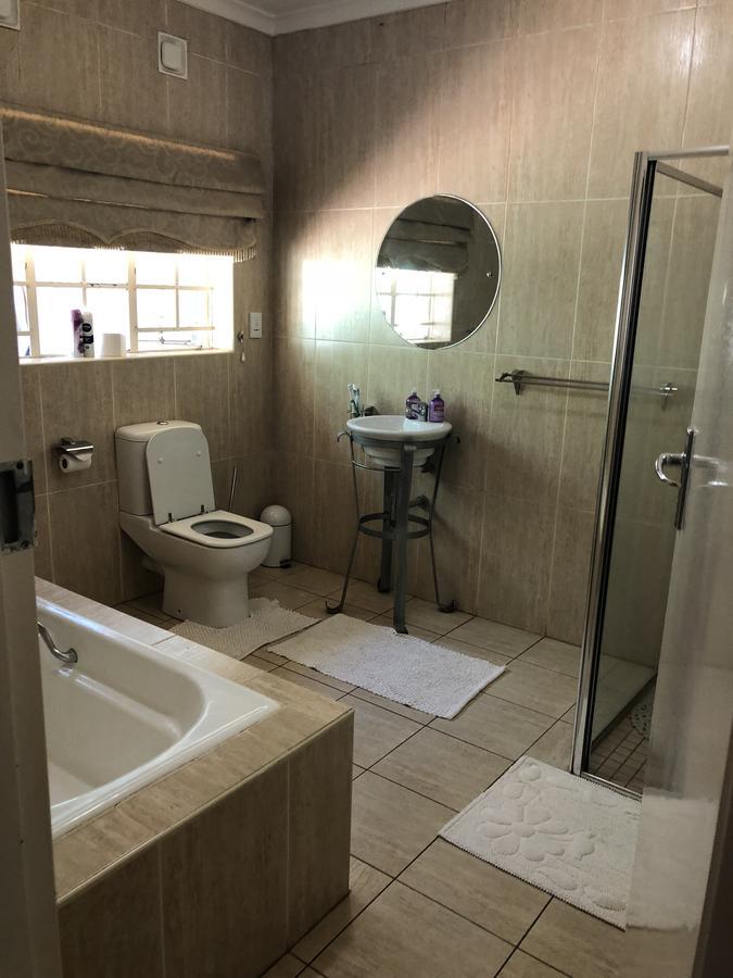 Khuvena Guesthouse Randburg Экстерьер фото