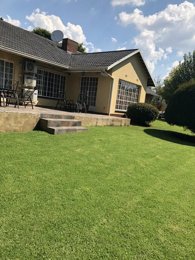 Khuvena Guesthouse Randburg Экстерьер фото