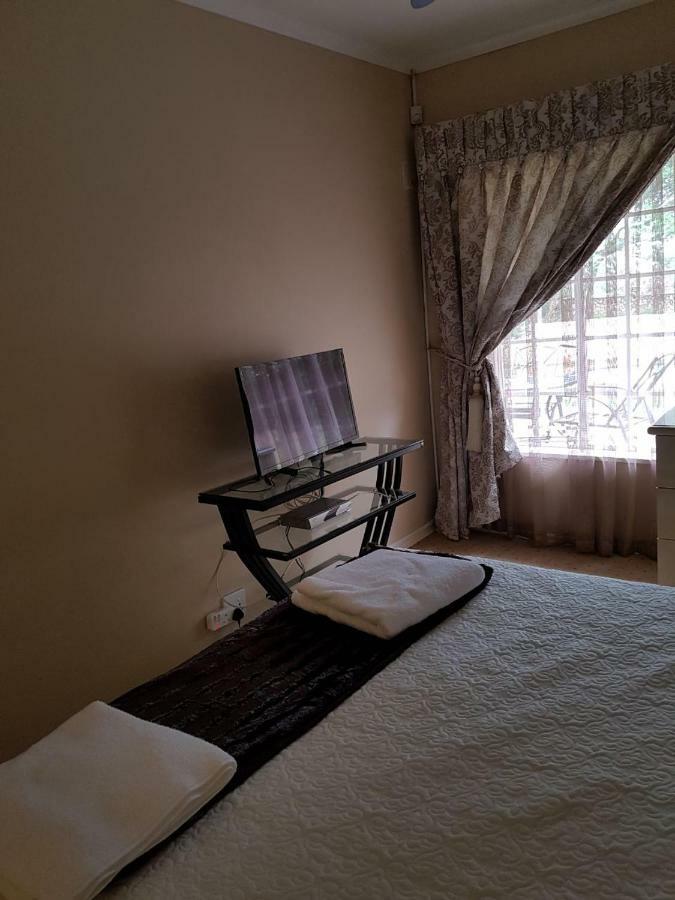 Khuvena Guesthouse Randburg Экстерьер фото